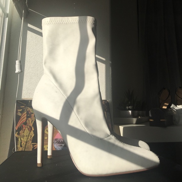 White booties - Picture 2 of 3